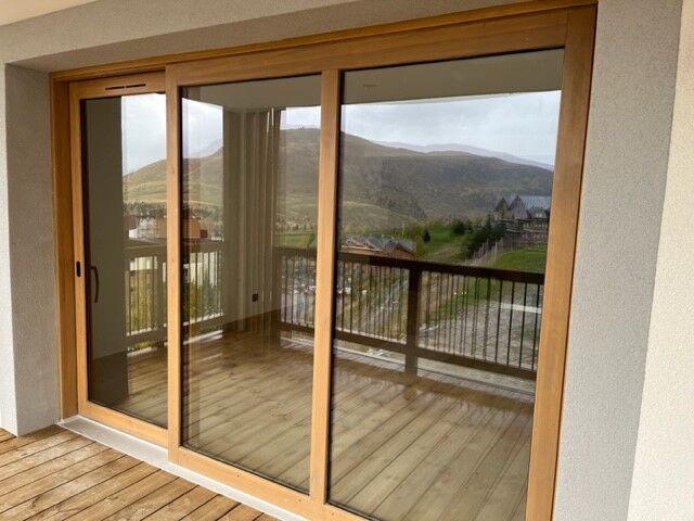 Porte vitr&eacute;e coulissante